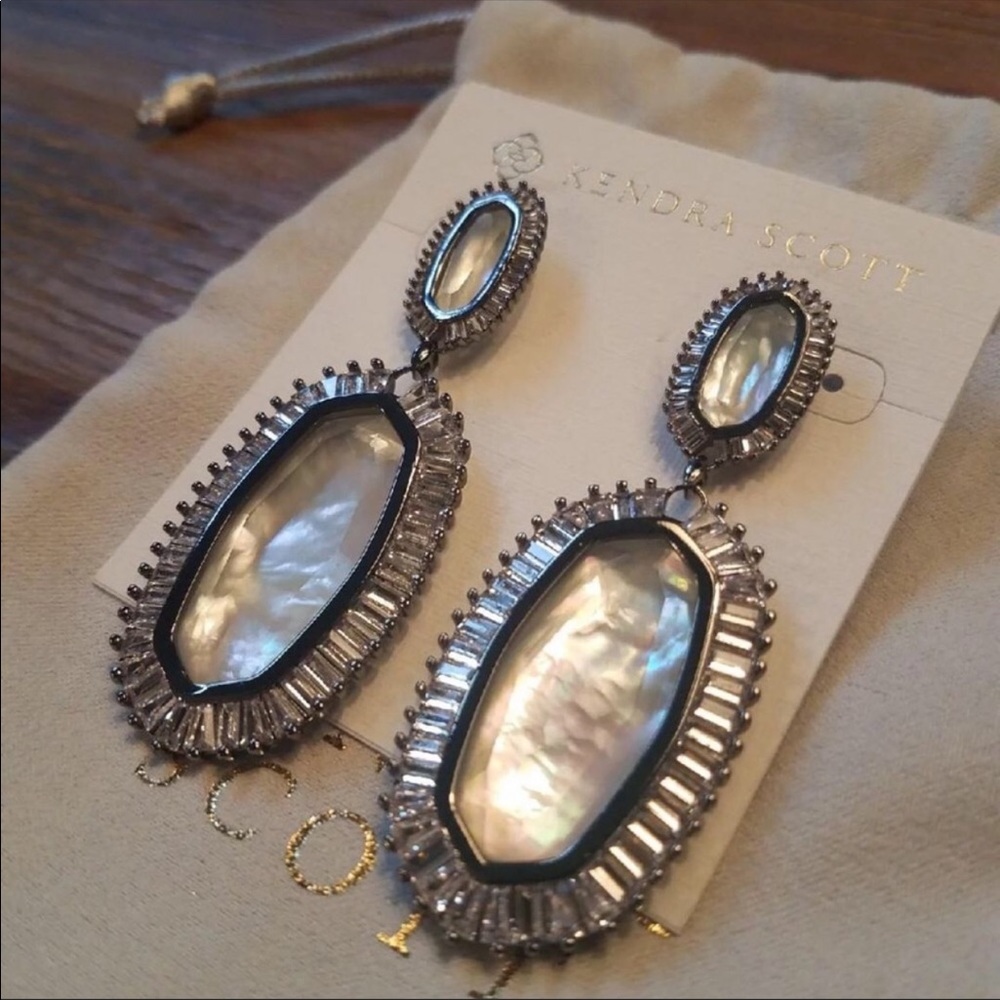 Kendra Scott Hematite Kaki Earrings